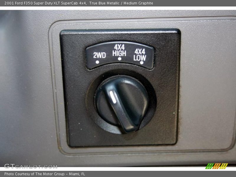 Controls of 2001 F350 Super Duty XLT SuperCab 4x4