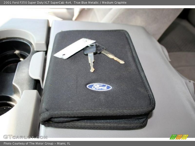 True Blue Metallic / Medium Graphite 2001 Ford F350 Super Duty XLT SuperCab 4x4