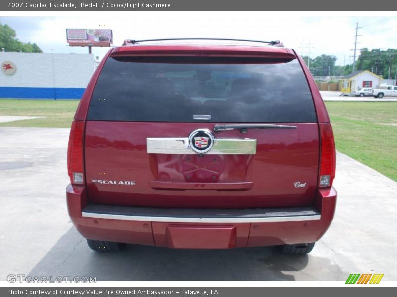 Red-E / Cocoa/Light Cashmere 2007 Cadillac Escalade