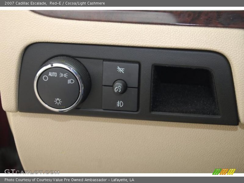 Red-E / Cocoa/Light Cashmere 2007 Cadillac Escalade