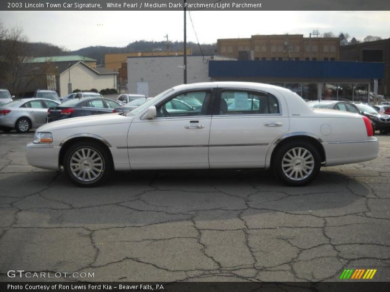 White Pearl / Medium Dark Parchment/Light Parchment 2003 Lincoln Town Car Signature