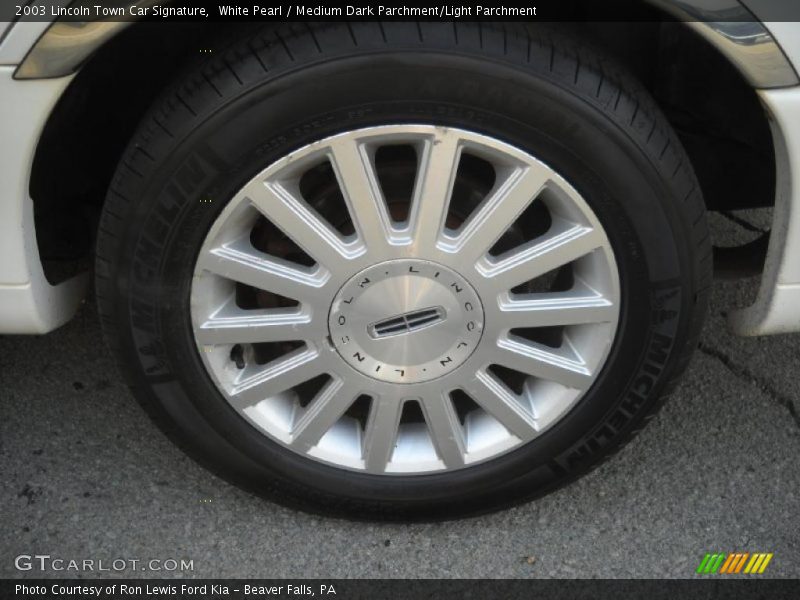  2003 Town Car Signature Wheel