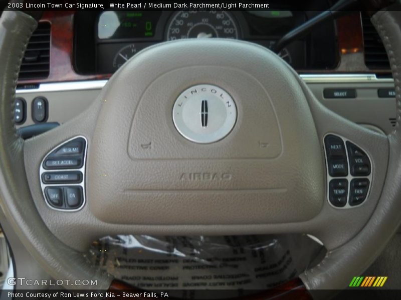 Controls of 2003 Town Car Signature