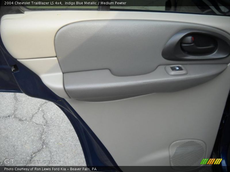 Indigo Blue Metallic / Medium Pewter 2004 Chevrolet TrailBlazer LS 4x4
