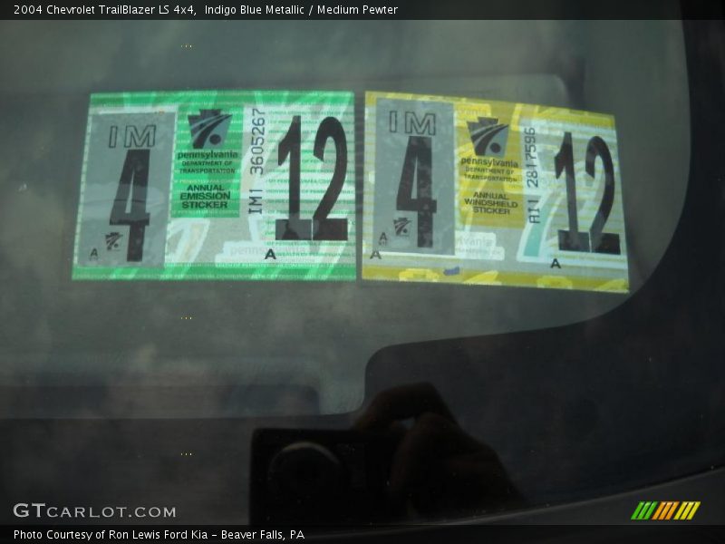Indigo Blue Metallic / Medium Pewter 2004 Chevrolet TrailBlazer LS 4x4