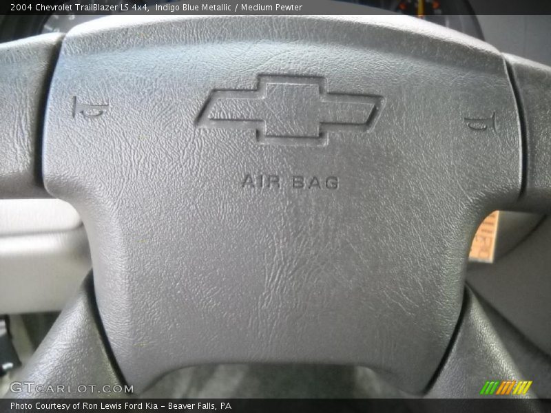 Indigo Blue Metallic / Medium Pewter 2004 Chevrolet TrailBlazer LS 4x4