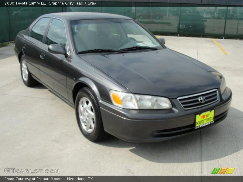 Graphite Gray Pearl / Gray 2000 Toyota Camry LE