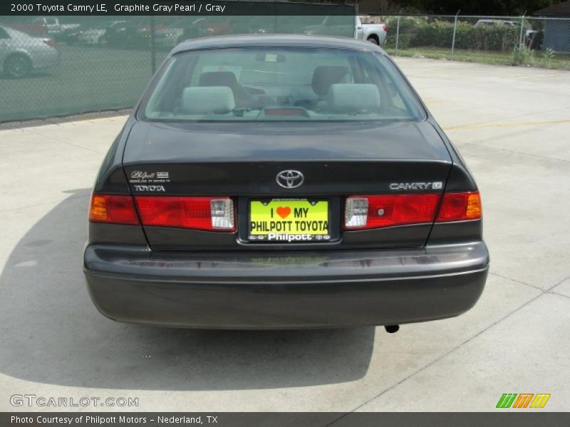 Graphite Gray Pearl / Gray 2000 Toyota Camry LE