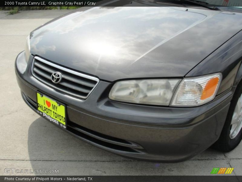 Graphite Gray Pearl / Gray 2000 Toyota Camry LE