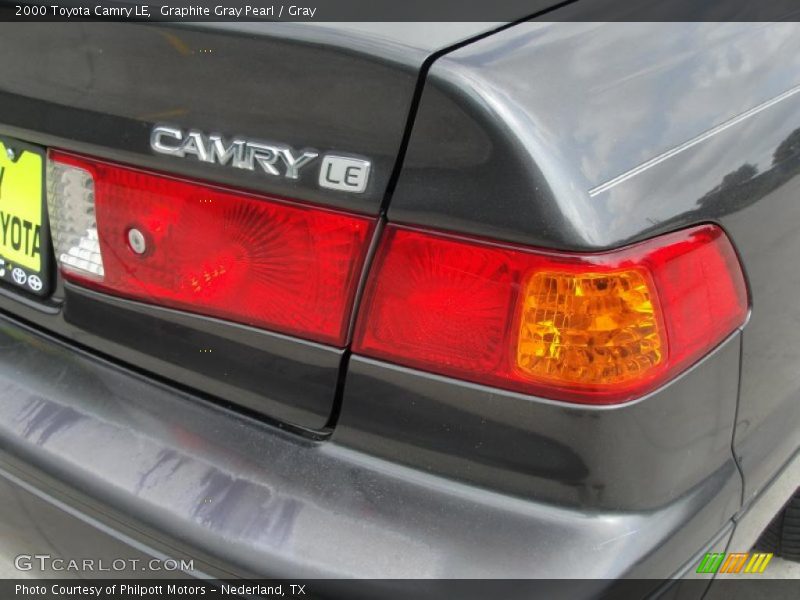 Graphite Gray Pearl / Gray 2000 Toyota Camry LE
