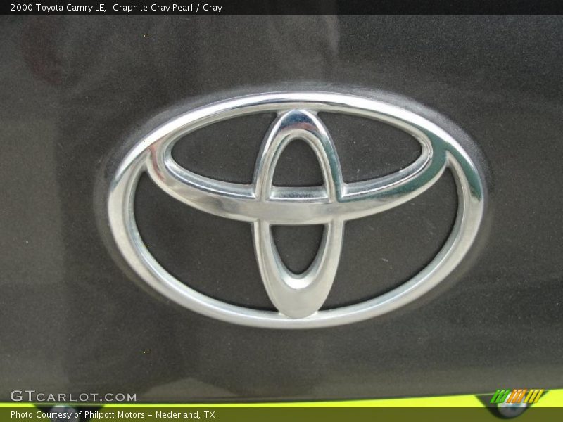 Graphite Gray Pearl / Gray 2000 Toyota Camry LE