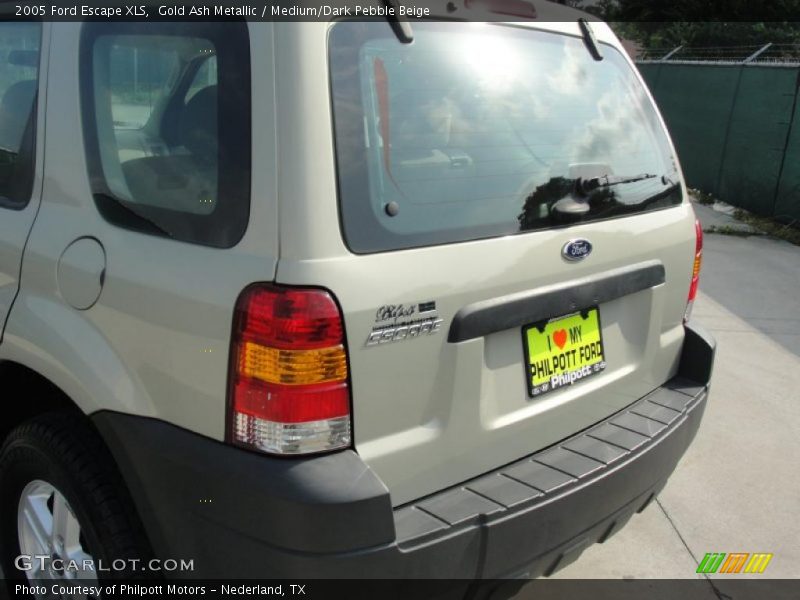 Gold Ash Metallic / Medium/Dark Pebble Beige 2005 Ford Escape XLS