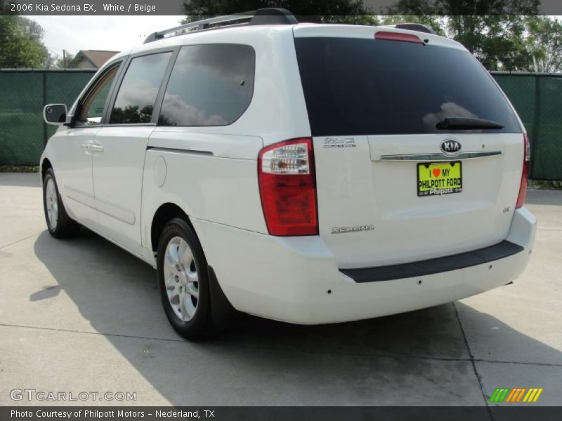 White / Beige 2006 Kia Sedona EX