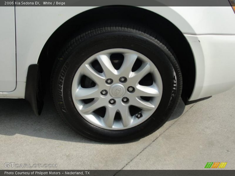 White / Beige 2006 Kia Sedona EX