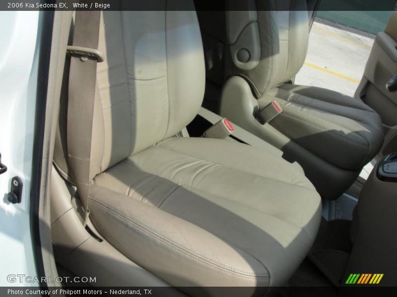 White / Beige 2006 Kia Sedona EX