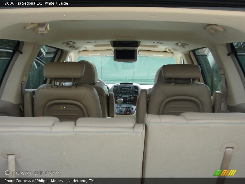 White / Beige 2006 Kia Sedona EX