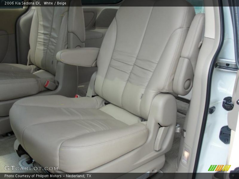 White / Beige 2006 Kia Sedona EX