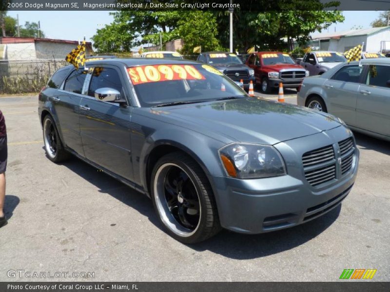 Magnesium Pearlcoat / Dark Slate Gray/Light Graystone 2006 Dodge Magnum SE