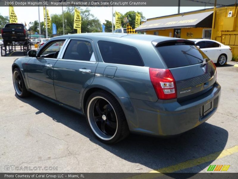 Magnesium Pearlcoat / Dark Slate Gray/Light Graystone 2006 Dodge Magnum SE