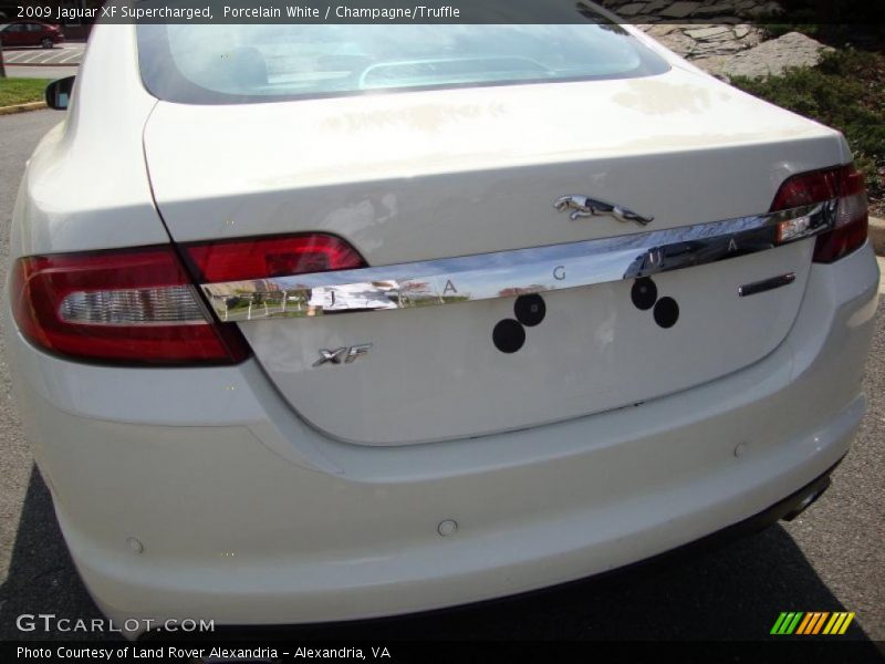 Porcelain White / Champagne/Truffle 2009 Jaguar XF Supercharged