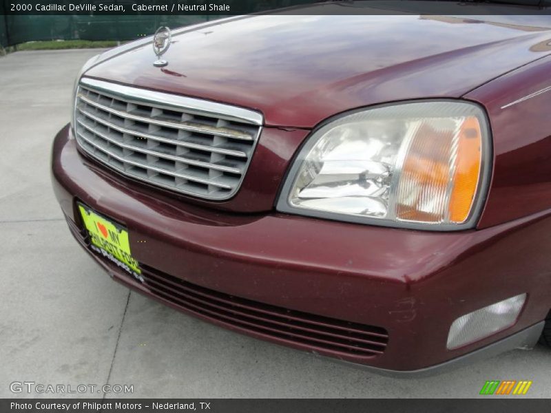 Cabernet / Neutral Shale 2000 Cadillac DeVille Sedan