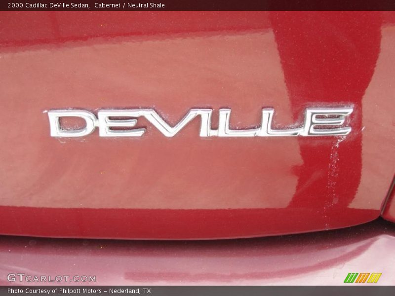 Cabernet / Neutral Shale 2000 Cadillac DeVille Sedan