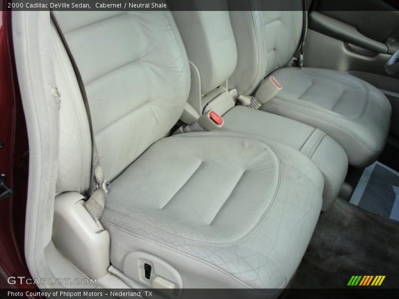Cabernet / Neutral Shale 2000 Cadillac DeVille Sedan