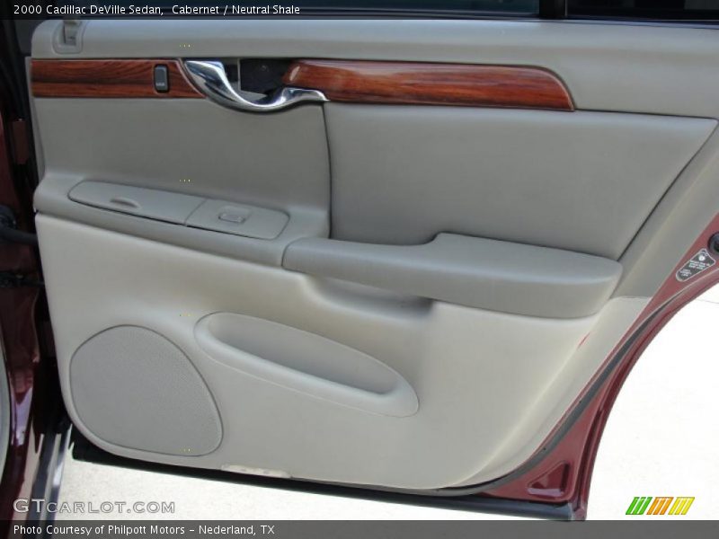 Cabernet / Neutral Shale 2000 Cadillac DeVille Sedan