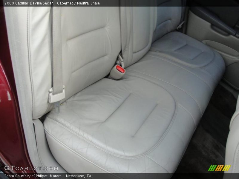 Cabernet / Neutral Shale 2000 Cadillac DeVille Sedan