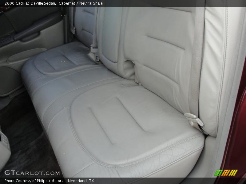 Cabernet / Neutral Shale 2000 Cadillac DeVille Sedan