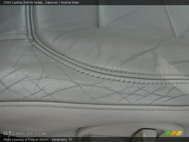 Cabernet / Neutral Shale 2000 Cadillac DeVille Sedan
