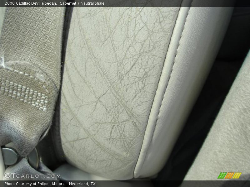 Cabernet / Neutral Shale 2000 Cadillac DeVille Sedan