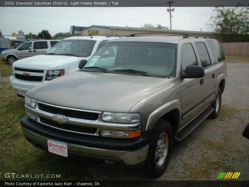 Light Pewter Metallic / Tan 2002 Chevrolet Suburban 1500 LS