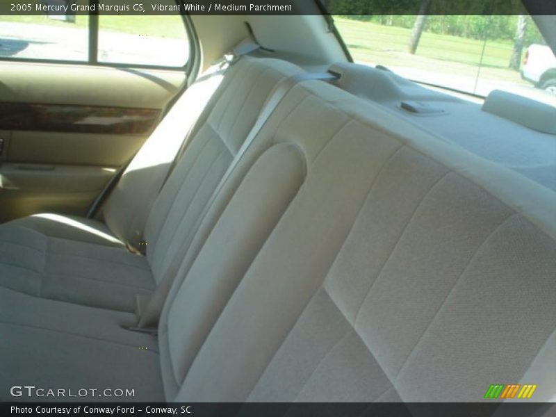 Vibrant White / Medium Parchment 2005 Mercury Grand Marquis GS