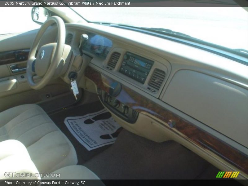 Vibrant White / Medium Parchment 2005 Mercury Grand Marquis GS
