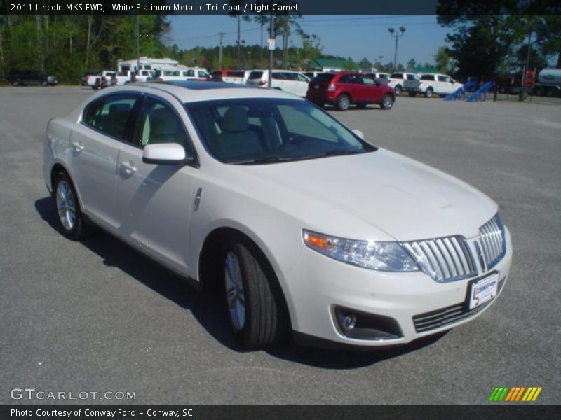 White Platinum Metallic Tri-Coat / Light Camel 2011 Lincoln MKS FWD