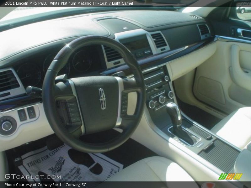 White Platinum Metallic Tri-Coat / Light Camel 2011 Lincoln MKS FWD