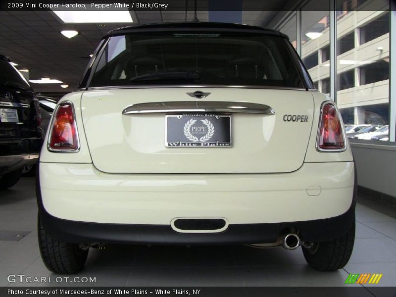 Pepper White / Black/Grey 2009 Mini Cooper Hardtop