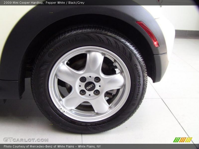 Pepper White / Black/Grey 2009 Mini Cooper Hardtop