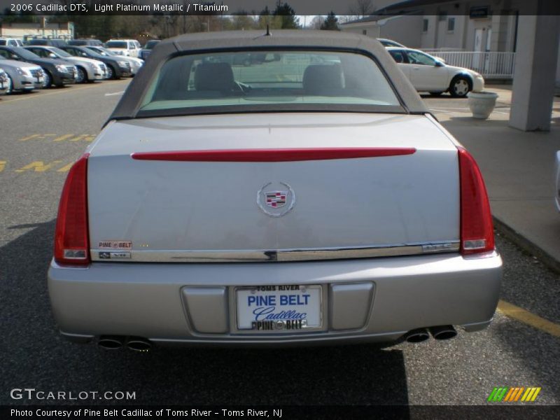 Light Platinum Metallic / Titanium 2006 Cadillac DTS