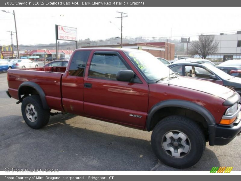Dark Cherry Red Metallic / Graphite 2001 Chevrolet S10 LS Extended Cab 4x4