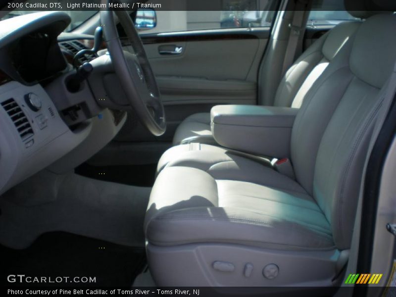 Light Platinum Metallic / Titanium 2006 Cadillac DTS