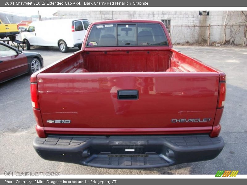 Dark Cherry Red Metallic / Graphite 2001 Chevrolet S10 LS Extended Cab 4x4