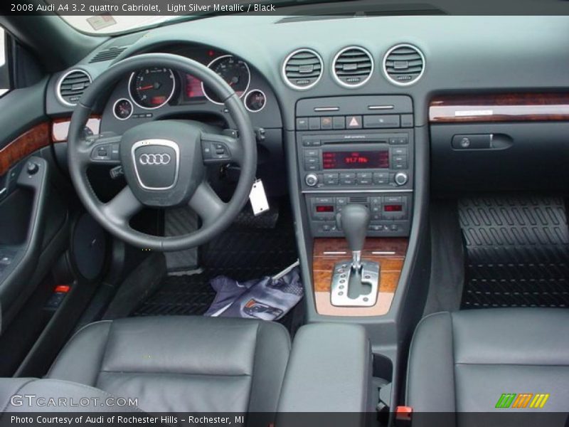 Dashboard of 2008 A4 3.2 quattro Cabriolet