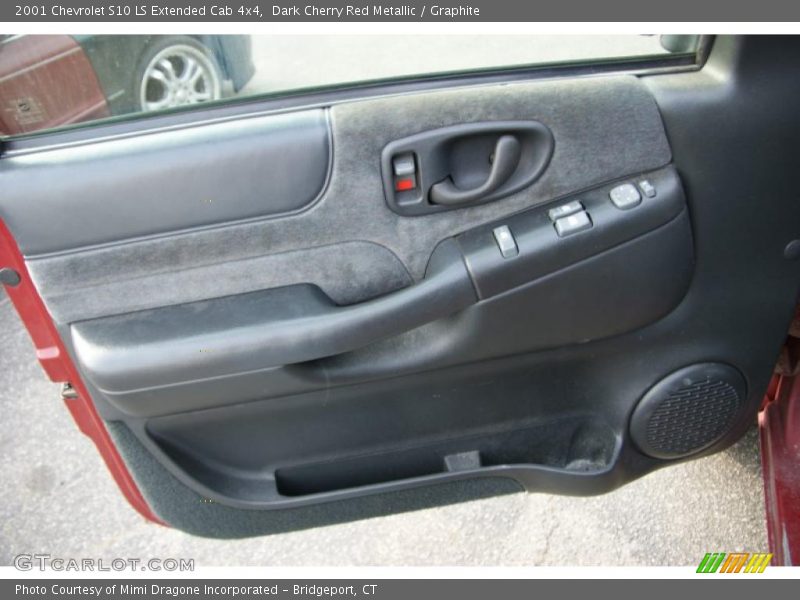 Door Panel of 2001 S10 LS Extended Cab 4x4