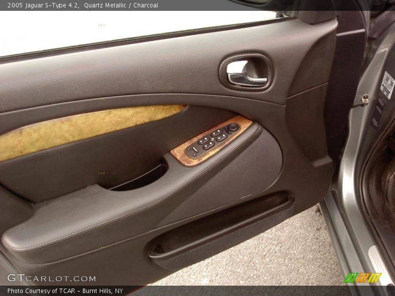 Quartz Metallic / Charcoal 2005 Jaguar S-Type 4.2