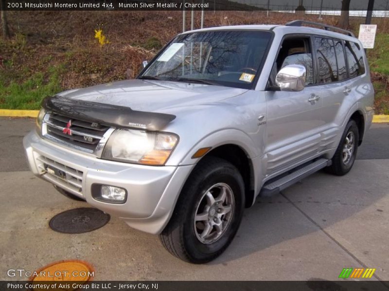 Munich Silver Metallic / Charcoal 2001 Mitsubishi Montero Limited 4x4