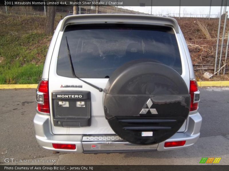 Munich Silver Metallic / Charcoal 2001 Mitsubishi Montero Limited 4x4