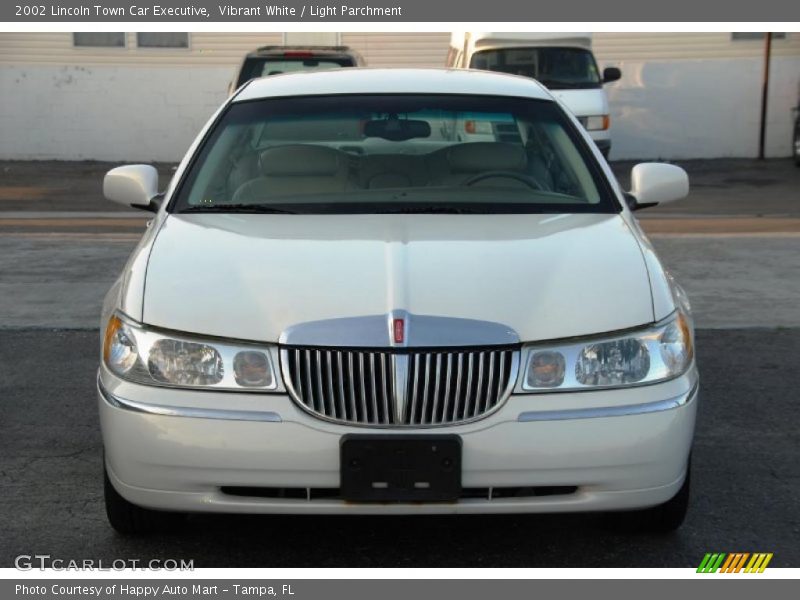 Vibrant White / Light Parchment 2002 Lincoln Town Car Executive