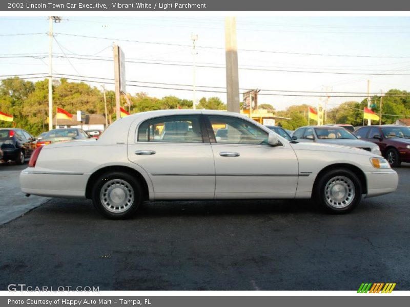 Vibrant White / Light Parchment 2002 Lincoln Town Car Executive